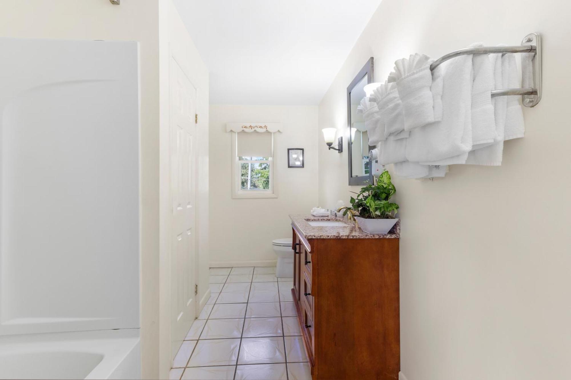 Blue Spruce Inn & Suites Valatie Luaran gambar