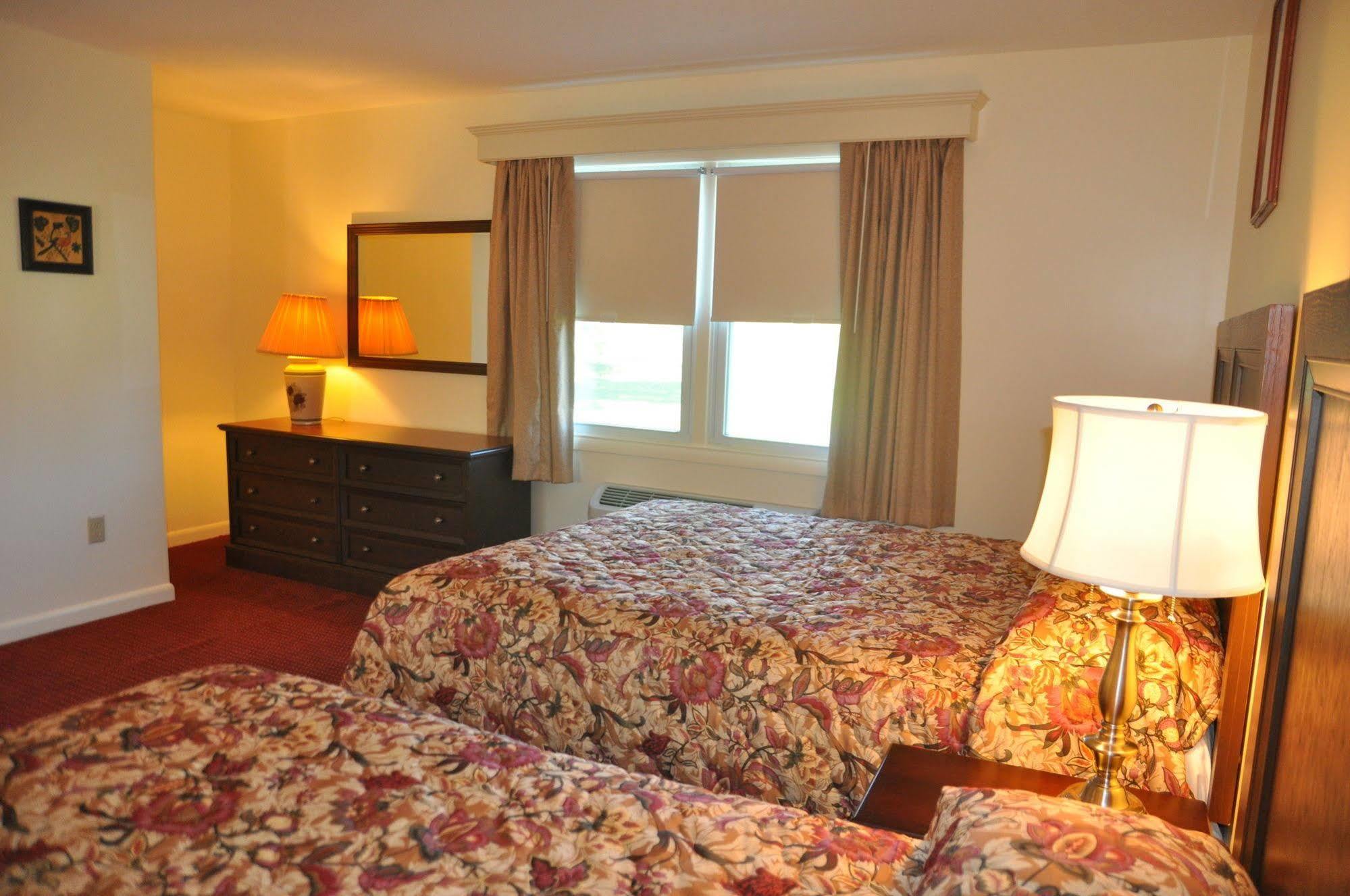 Blue Spruce Inn & Suites Valatie Luaran gambar